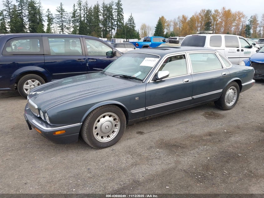 2000 Jaguar Xj8 Vanden Plas VIN: SAJDA24C5YLF17226 Lot: 43650249