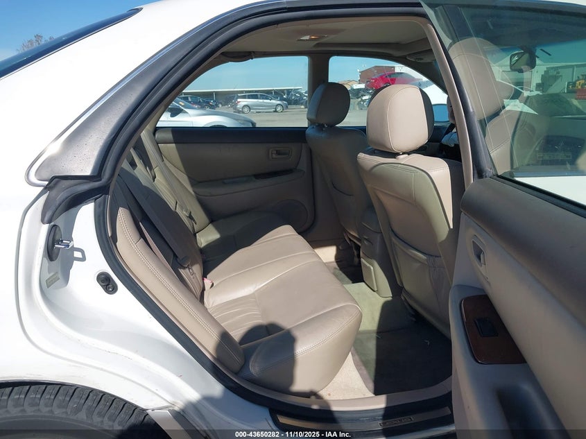 2000 Lexus Es 300 VIN: JT8BF28G4Y5102497 Lot: 43650282