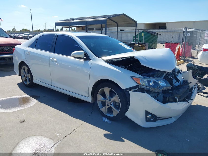 TOYOTA CAMRY SE SPORT