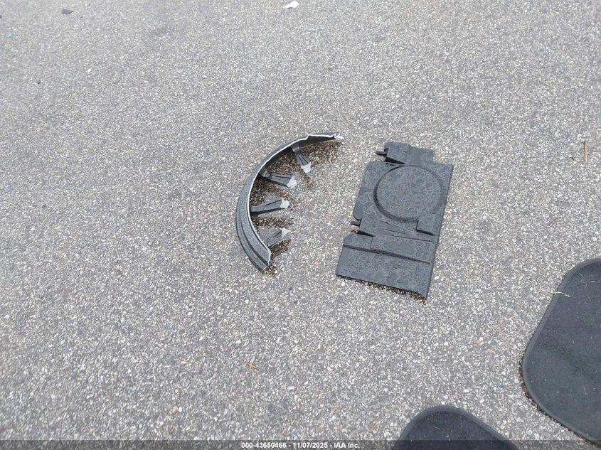 2003 Infiniti G35 Base W/Leather VIN: JNKCV54E13M206571 Lot: 43650466