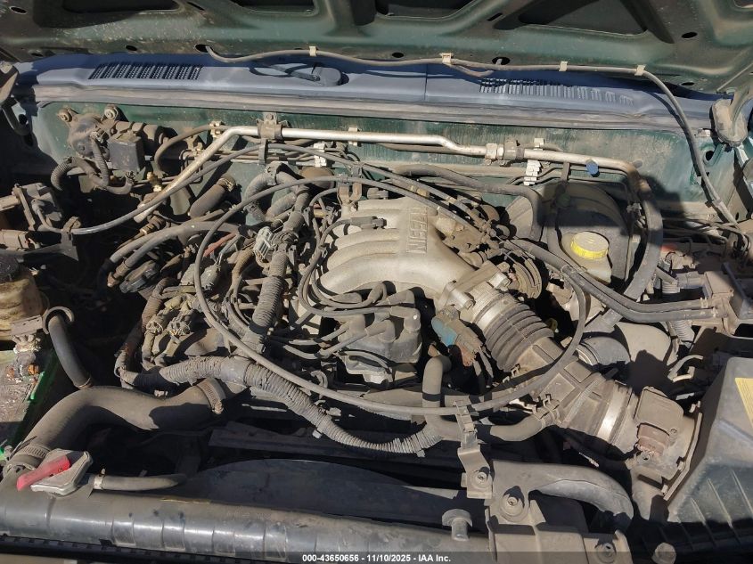 2001 Nissan Xterra Xe VIN: 5N1ED28Y31C567766 Lot: 43650656