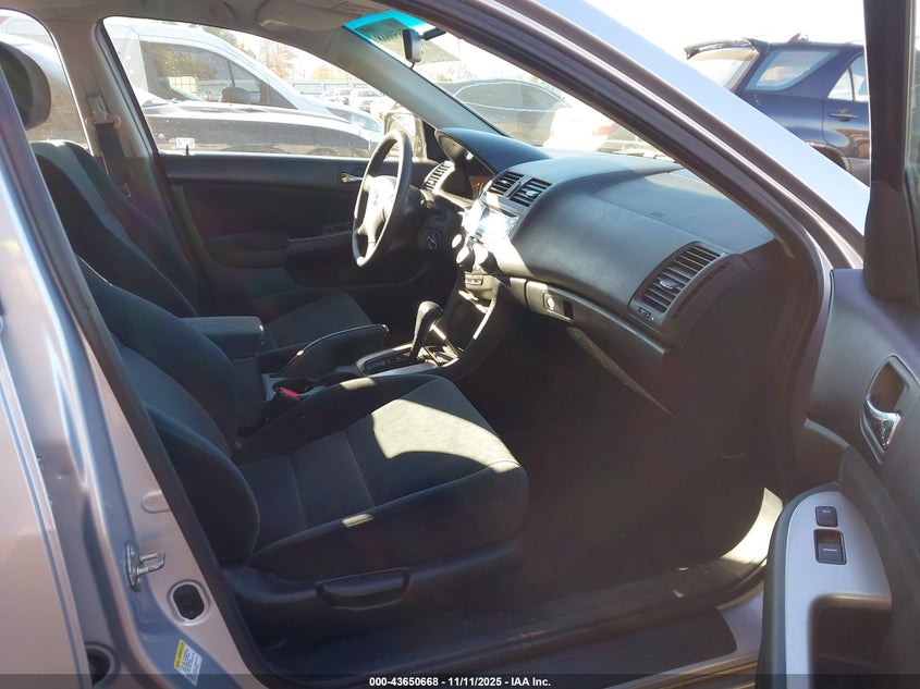 1HGCM56725A015587 2005 HONDA ACCORD photo no. 5