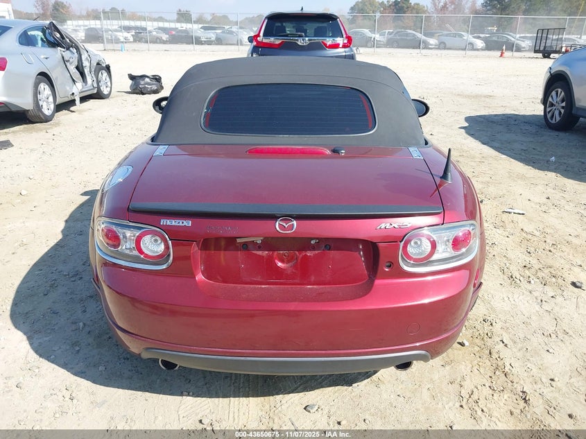 2006 Mazda Mx-5 Grand Touring VIN: JM1NC25F360121765 Lot: 43650675