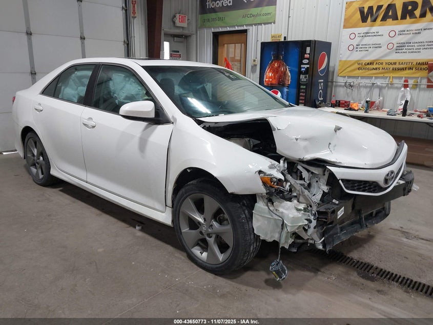 TOYOTA CAMRY SE SPORT