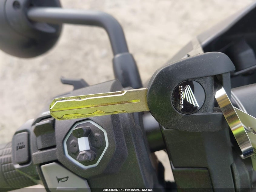 2025 Honda Cmx1100 D VIN: JH2SC8788SK000692 Lot: 43650787