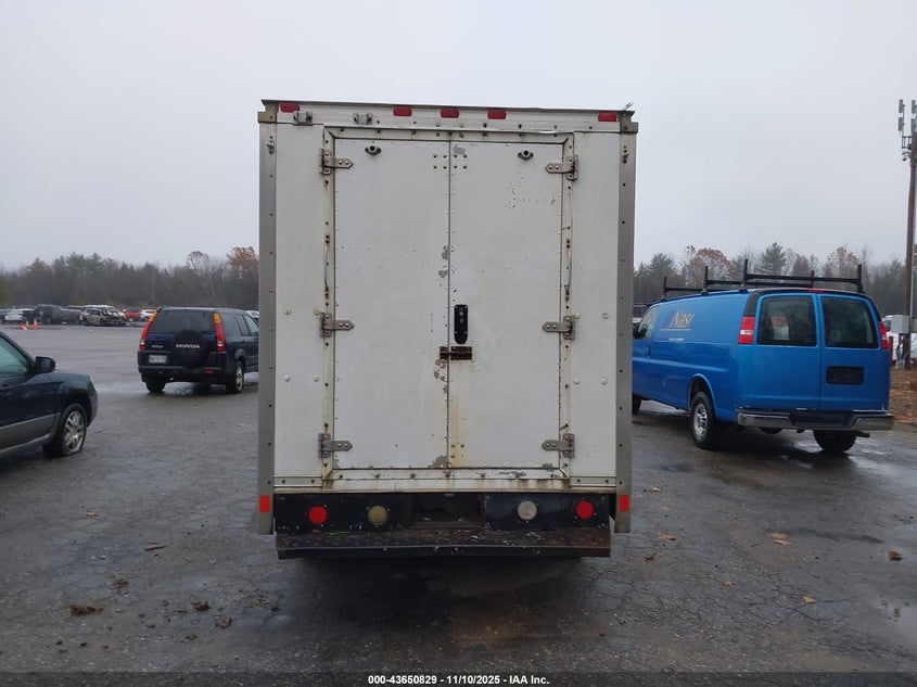 2006 Chevrolet Express Cutaway Work Van VIN: 1GBHG31U761190226 Lot: 43650829