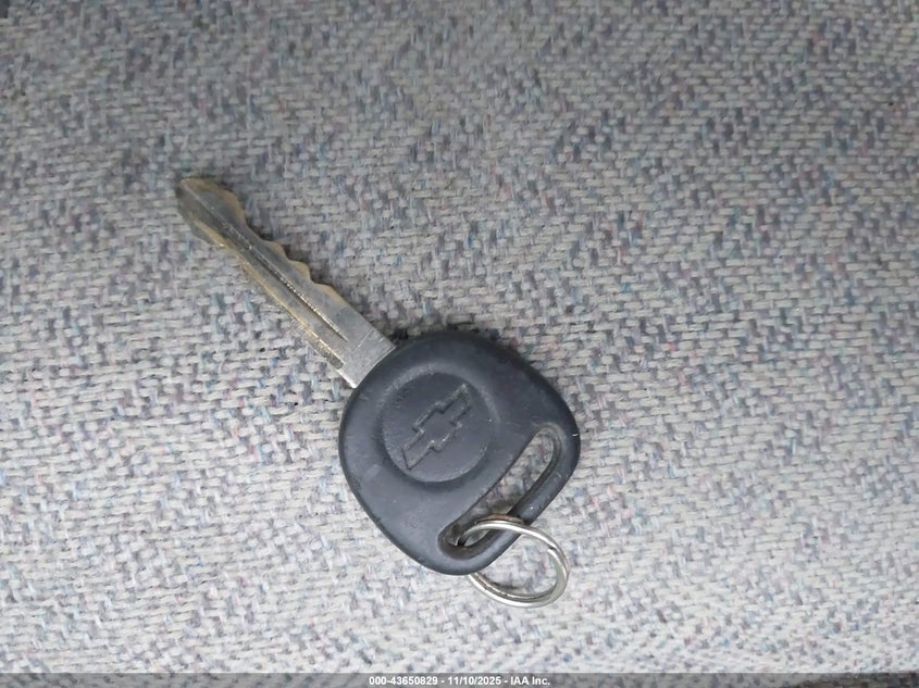 2006 Chevrolet Express Cutaway Work Van VIN: 1GBHG31U761190226 Lot: 43650829