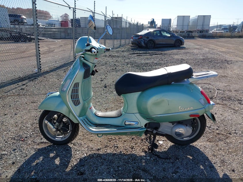 ZAPM319K455002068 2005 VESPA GRANTURISMO photo no. 13