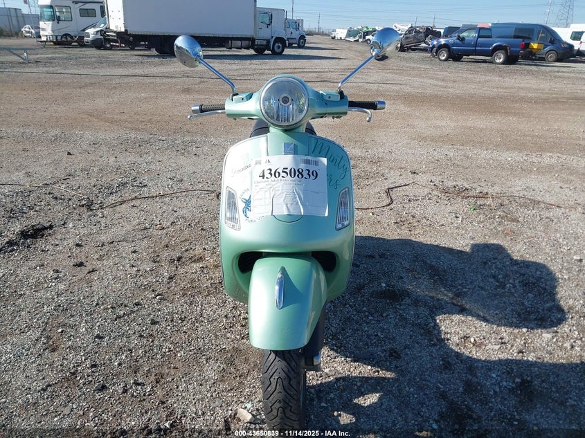 ZAPM319K455002068 2005 VESPA GRANTURISMO photo no. 5