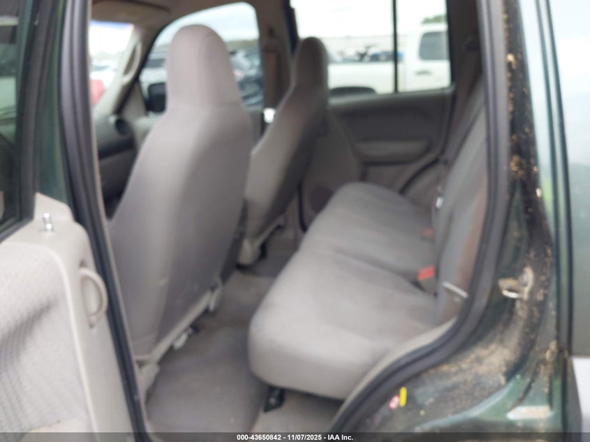 1J8GL48K52W275522 2002 JEEP LIBERTY (NORTH AMERICA) photo no. 8