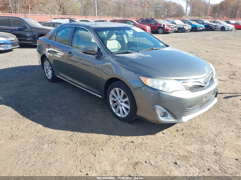 TOYOTA CAMRY XLE