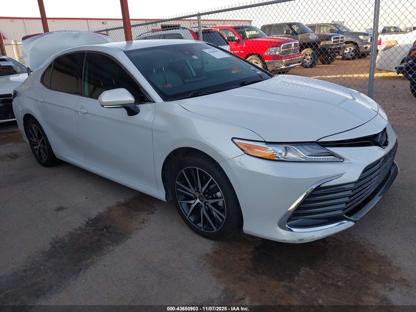 TOYOTA CAMRY HYBRID XLE HYBRID