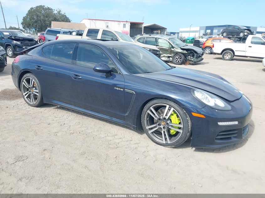 PORSCHE PANAMERA S