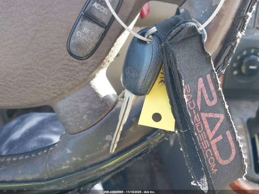 2004 Kia Sedona Ex/Lx VIN: KNDUP131646513408 Lot: 43650969