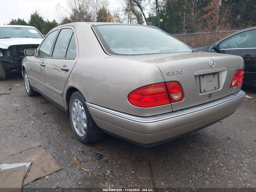 WDBJF65H8XA933328 1999 MERCEDES-BENZ E-KLASSE photo no. 3