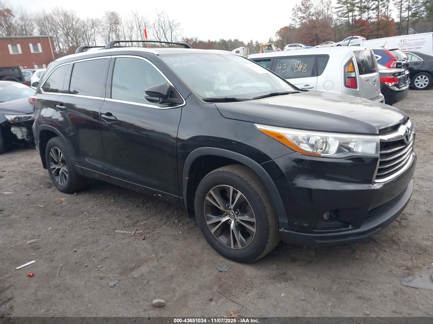 TOYOTA HIGHLANDER XLE V6