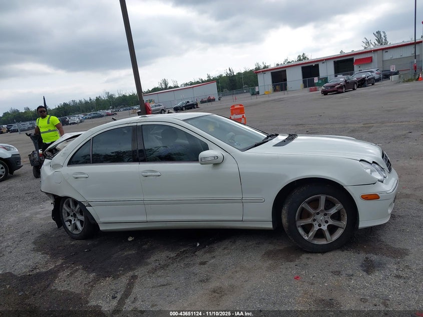 2007 Mercedes-Benz C 280 Luxury 4Matic VIN: WDBRF92H17F911859 Lot: 43651124