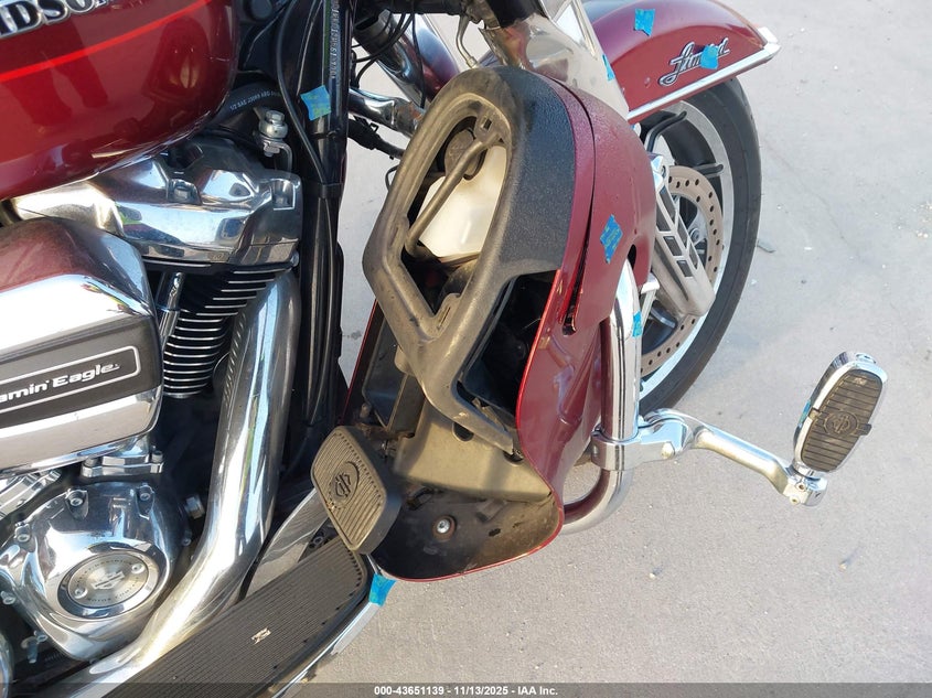 2017 Harley-Davidson Flhtkl Ultra Limited Low VIN: 1HD1KKD12HB619890 Lot: 43651139