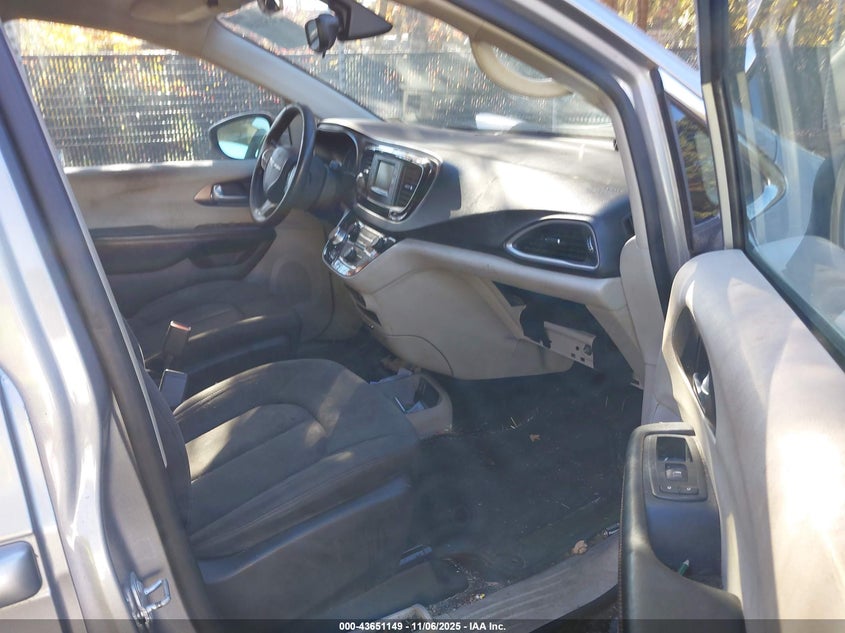 2C4RC1CG4HR502976 2017 CHRYSLER PACIFICA photo no. 5