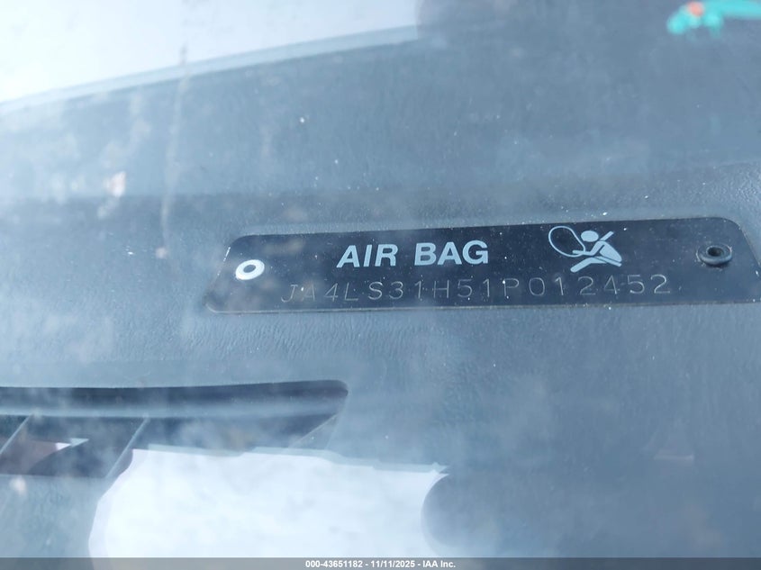 2001 Mitsubishi Montero Sport Xls VIN: JA4LS31H51P012452 Lot: 43651182