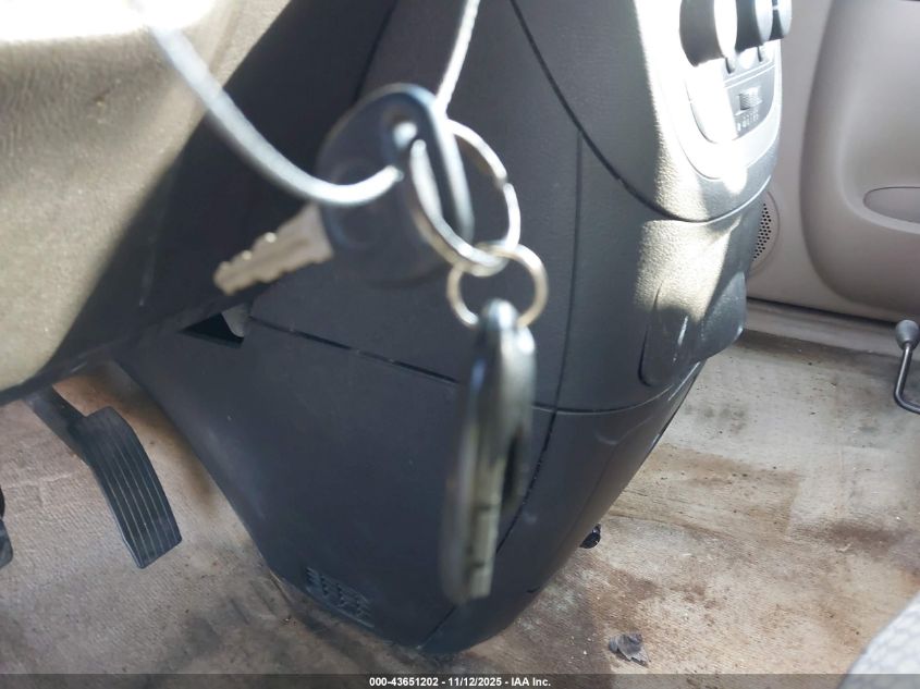 2005 Pontiac Montana Sv6 Fwd VIN: 1GMDV33L15D209625 Lot: 43651202