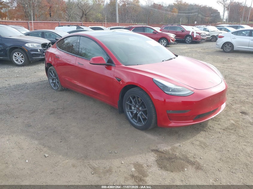 TESLA MODEL 3 REAR-WHEEL DRIVE
