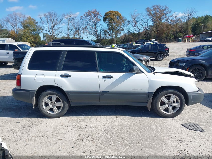 2000 Subaru Forester L VIN: JF1SF6359YH722488 Lot: 43651281