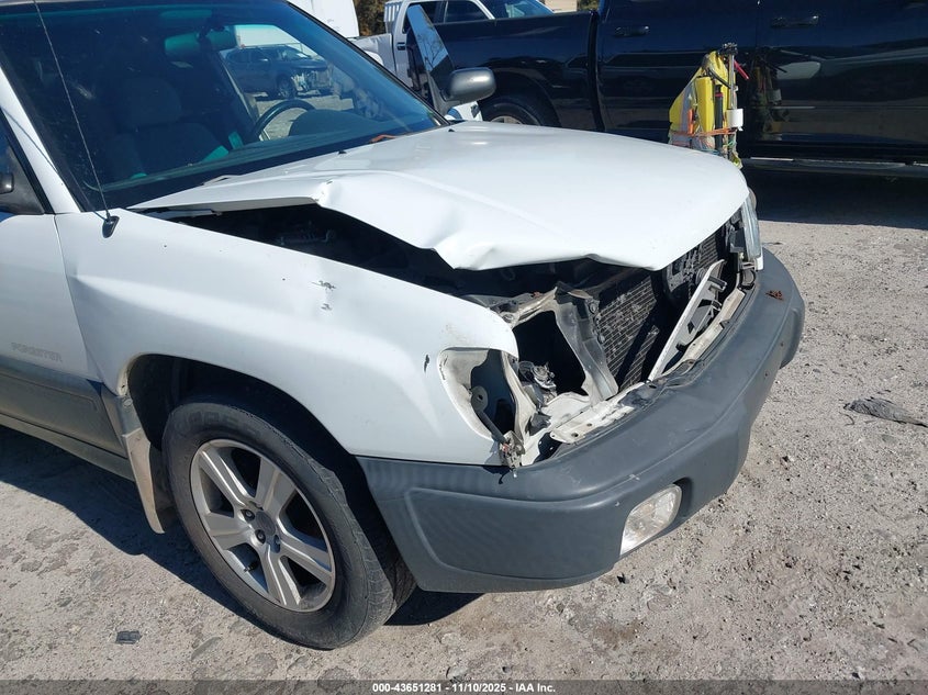 2000 Subaru Forester L VIN: JF1SF6359YH722488 Lot: 43651281