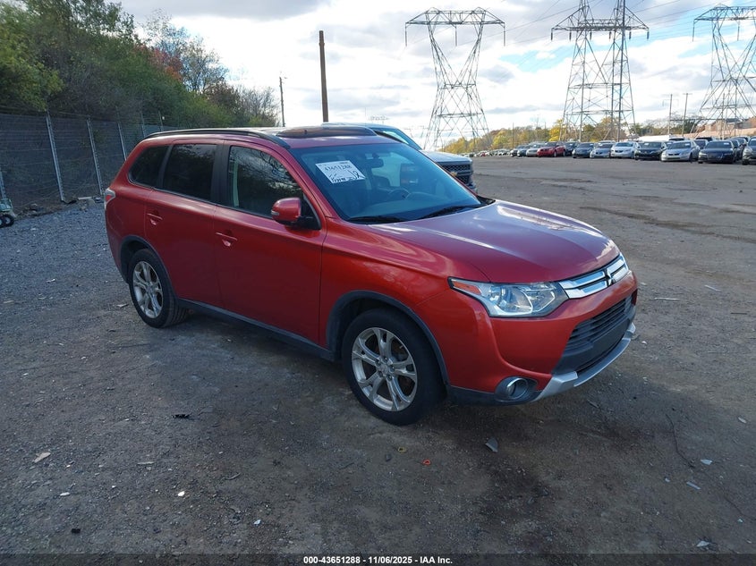 MITSUBISHI OUTLANDER SE