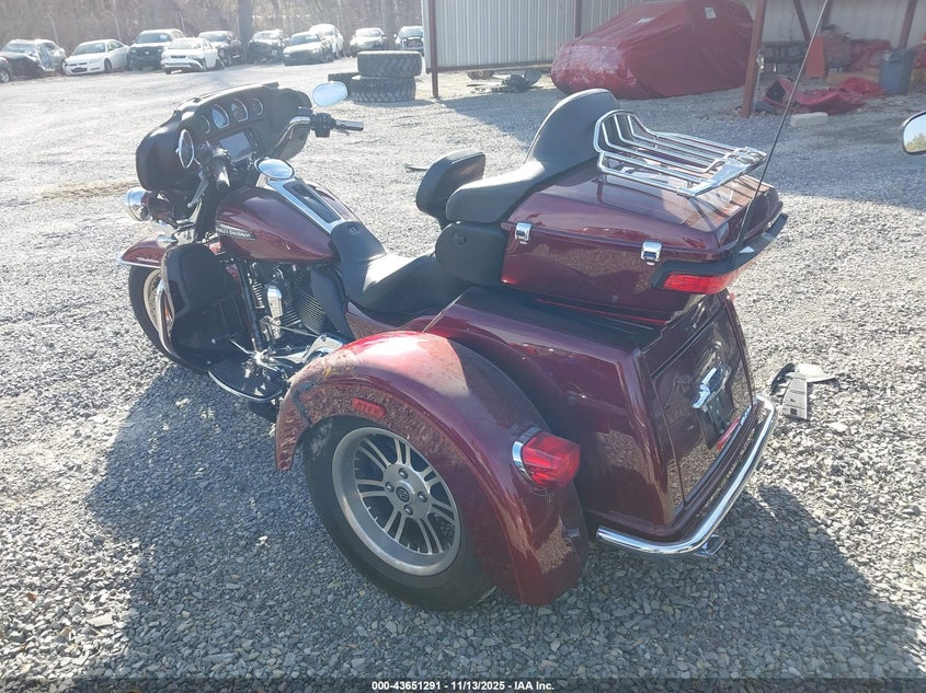 1HD1MAL10FB862875 2015 HARLEY-DAVIDSON TRI GLIDE ULTRA photo no. 3