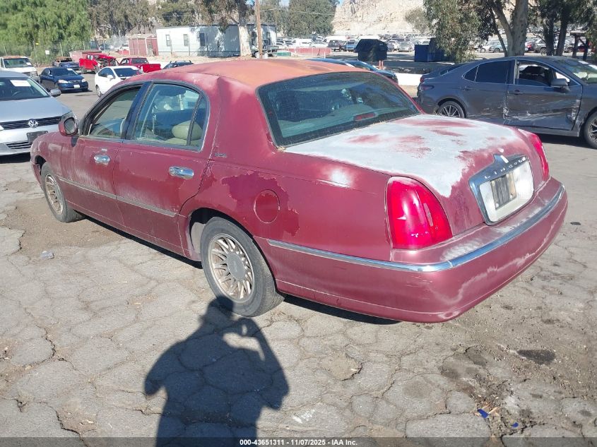 1LNHM82W7XY654671 1999 LINCOLN TOWN CAR photo no. 3