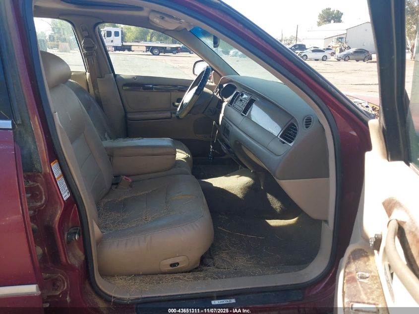 1LNHM82W7XY654671 1999 LINCOLN TOWN CAR photo no. 5