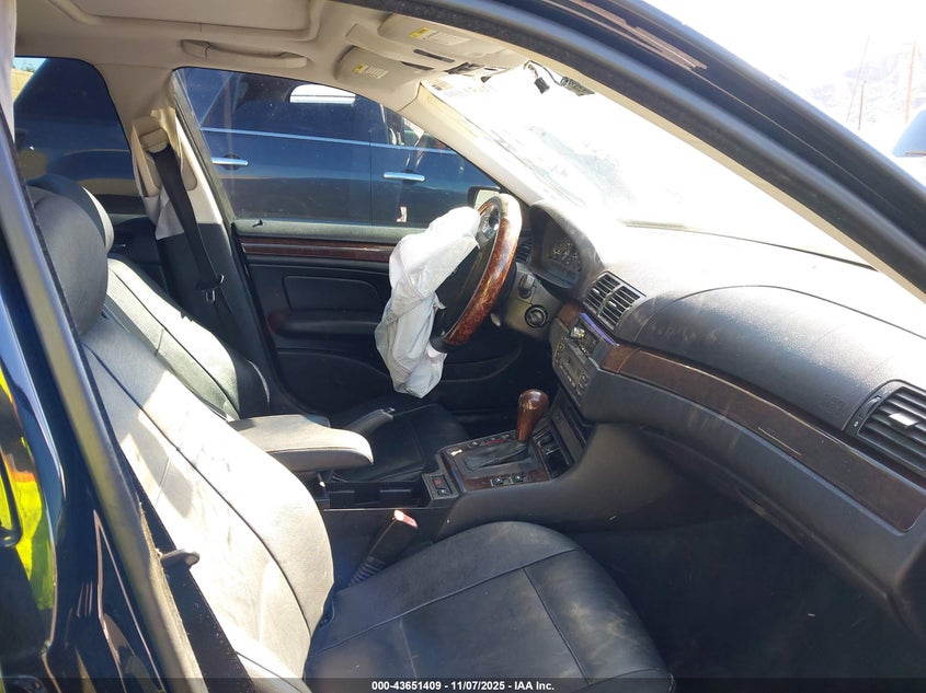 WBAAZ33473PH32437 2003 BMW 3ER photo no. 5
