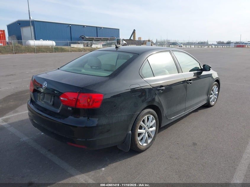 3VWD07AJ5EM404222 2014 VOLKSWAGEN JETTA photo no. 4