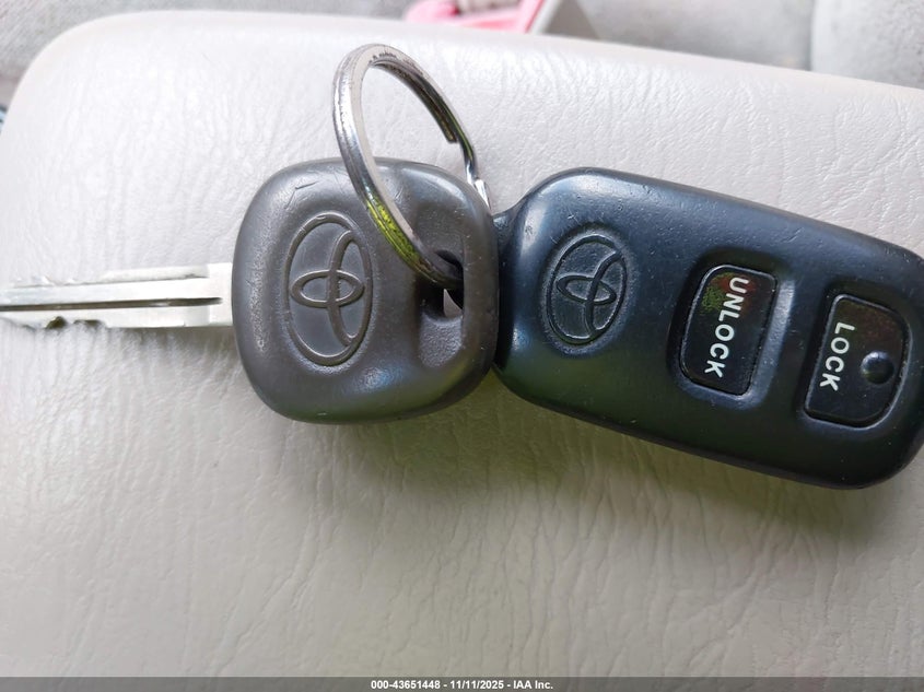 2T1BR32E65C850169 2005 TOYOTA COROLLA photo no. 11