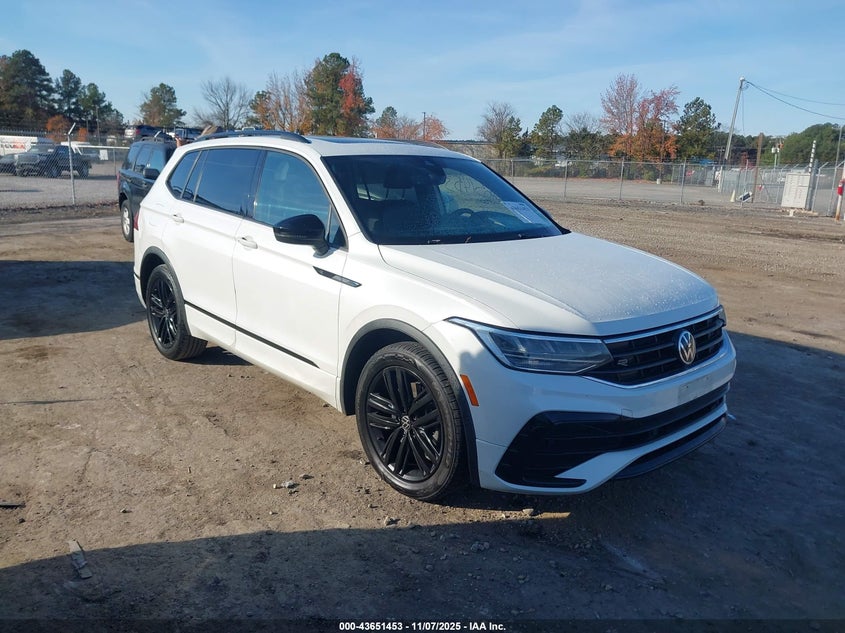 VOLKSWAGEN TIGUAN 2.0T SE R-LINE BLACK
