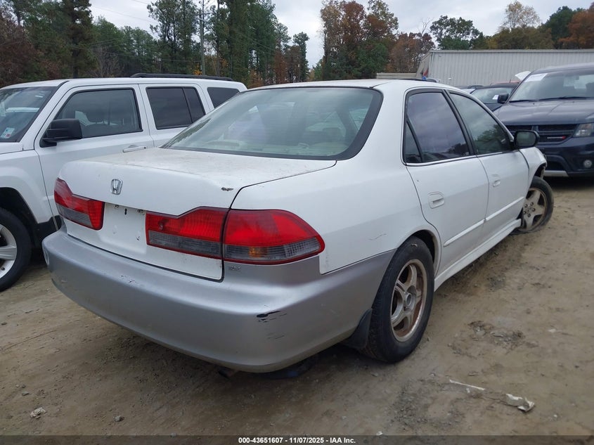 1HGCG16531A045531 2001 HONDA ACCORD photo no. 4