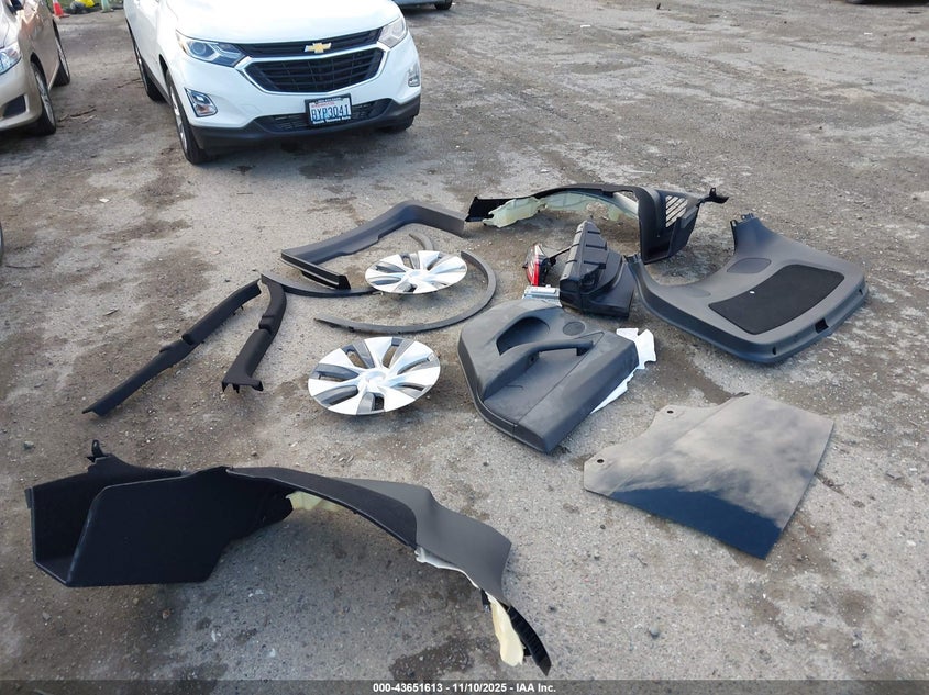 2020 Tesla Model Y Long Range Dual Motor All-Wheel Drive VIN: 5YJYGDEE4LF057835 Lot: 43651613