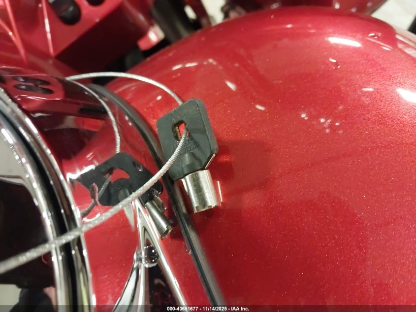 2013 Harley-Davidson Fltrx Road Glide Custom VIN: 1HD1KHM10DB611865 Lot: 43651677