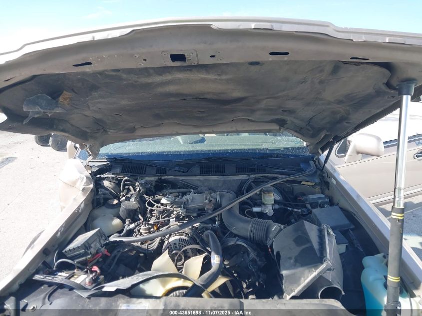 1997 Lincoln Town Car Signature VIN: 1LNLM82W0VY743540 Lot: 43651698