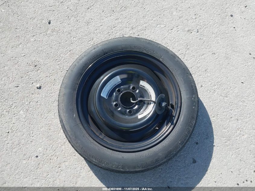 1997 Lincoln Town Car Signature VIN: 1LNLM82W0VY743540 Lot: 43651698