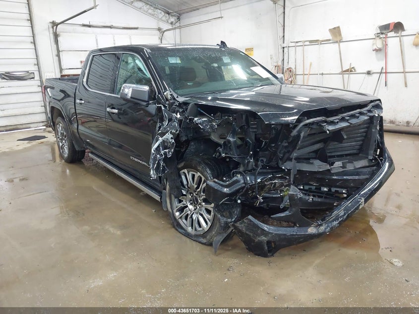 GMC SIERRA 1500 4WD SHORT BOX DENALI ULTIMATE