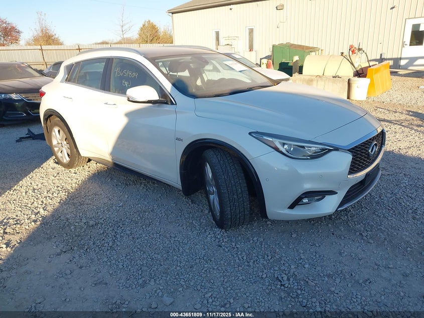2017 INFINITI QX30 PREMIUM - SJKCH5CP1HA022152