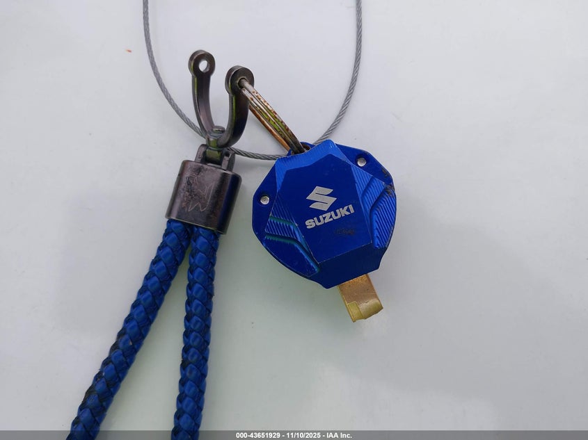 2003 Suzuki Gsx-R1000 VIN: JS1GT75A732101782 Lot: 43651929