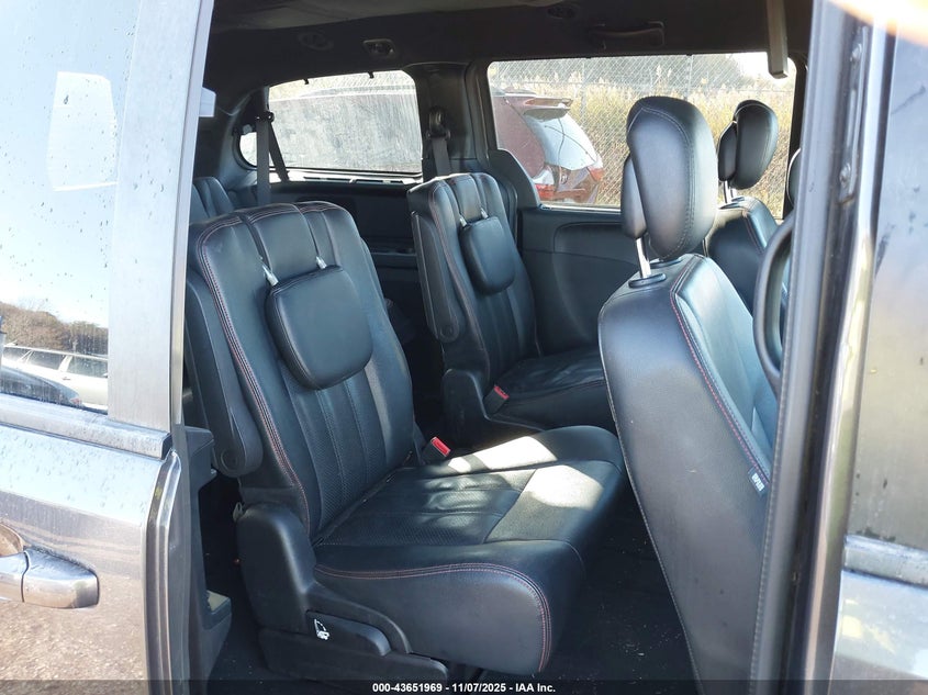 2016 Dodge Grand Caravan R/T VIN: 2C4RDGEG3GR116447 Lot: 43651969