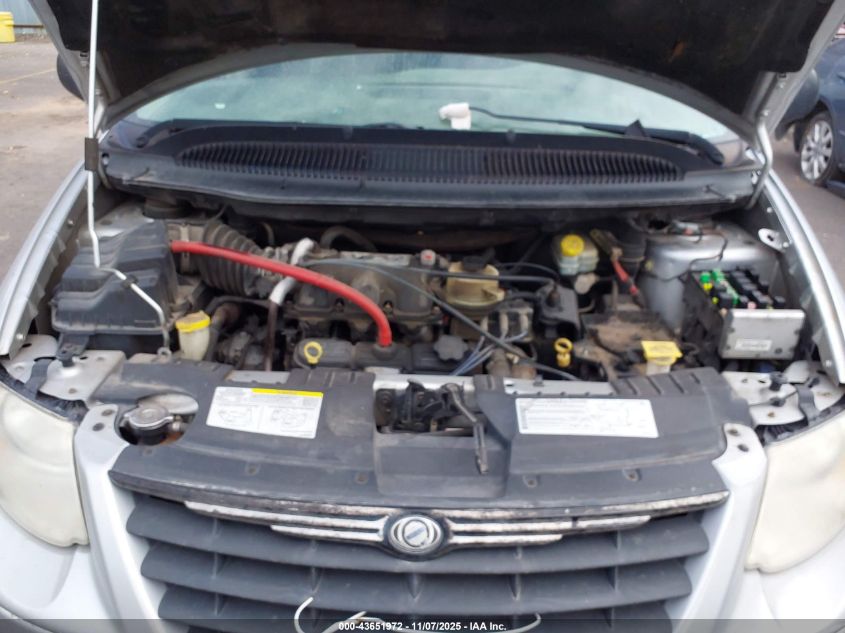 2005 Chrysler Town & Country Touring VIN: 2C4GP54L55R390733 Lot: 43651972