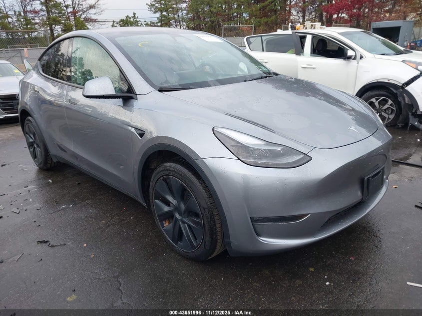 TESLA MODEL Y LONG RANGE DUAL MOTOR ALL-WHEEL DRIVE