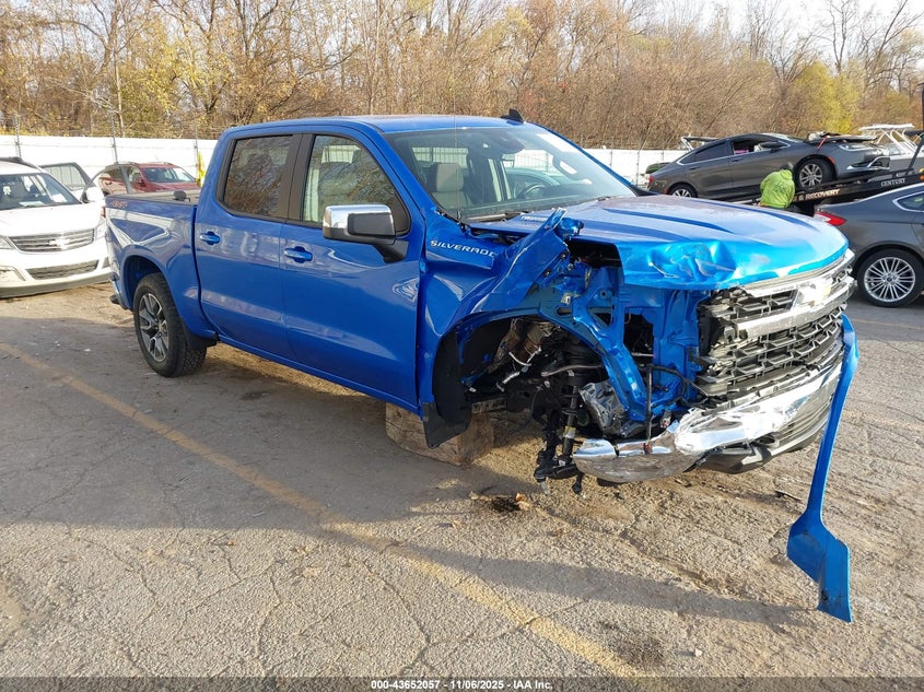 CHEVROLET SILVERADO 1500 4WD SHORT BED LT WITH 2FL