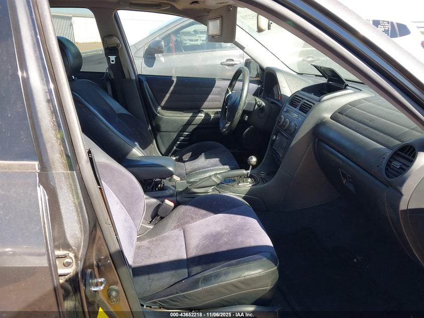 JTHBD192620056291 2002 LEXUS IS photo no. 5