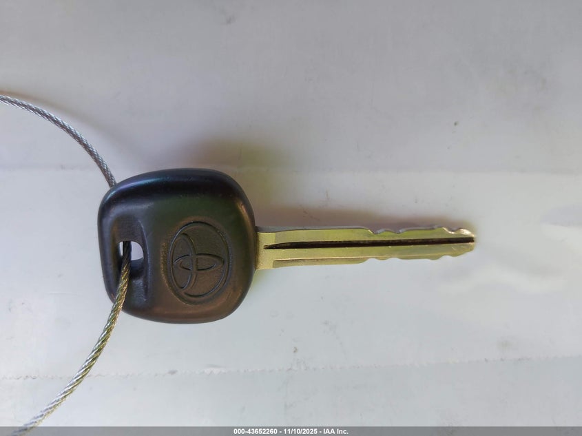 2003 Toyota Sequoia Sr5 V8 VIN: 5TDZT34A83S191770 Lot: 43652260